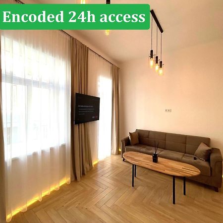 Picturesque Old Town Apartment With Charming Balcony Kaunas Exteriör bild