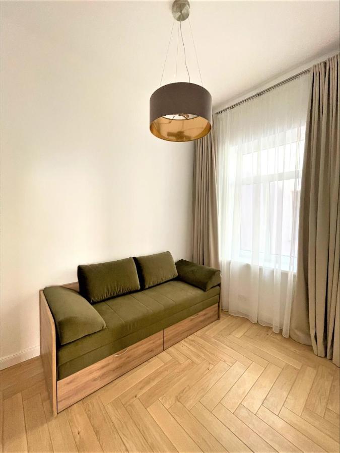 Picturesque Old Town Apartment With Charming Balcony Kaunas Exteriör bild